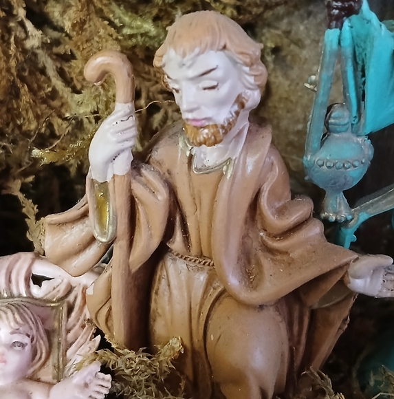 Vintage Italian Nativity Creche Manger Set - Picture 8 of 16